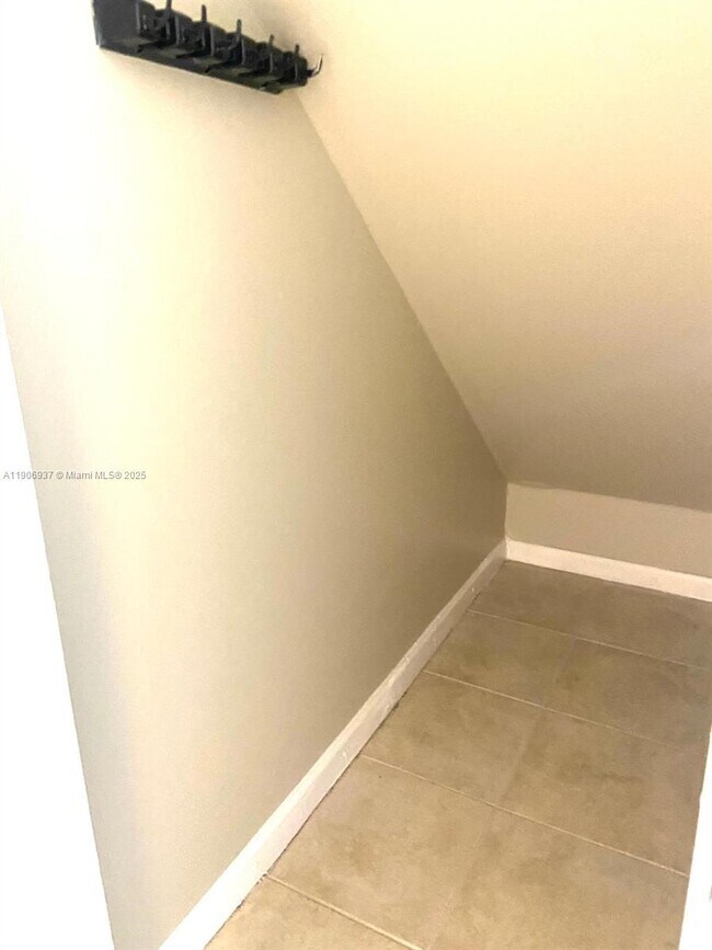 Building Photo - 4668 NW 9th Dr