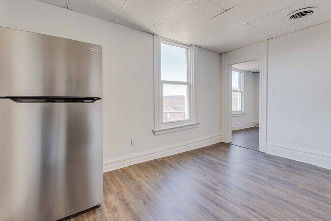 Building Photo - 238 Hazelwood Ave