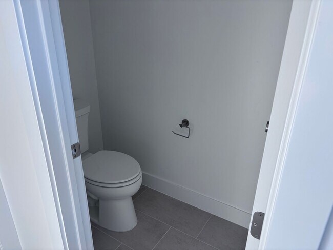 Building Photo - new single story 4 bed 3 bath with 3 car garage and community swimming pool