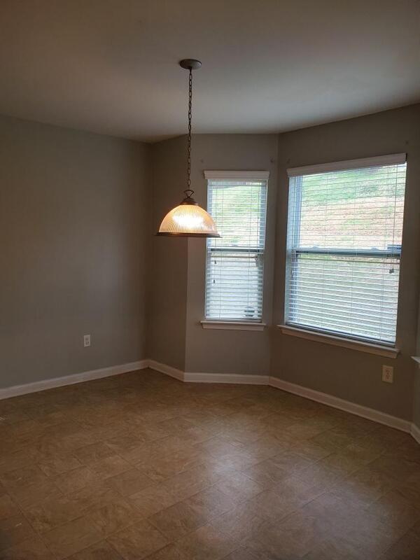 Building Photo - 11070 Southwood Dr