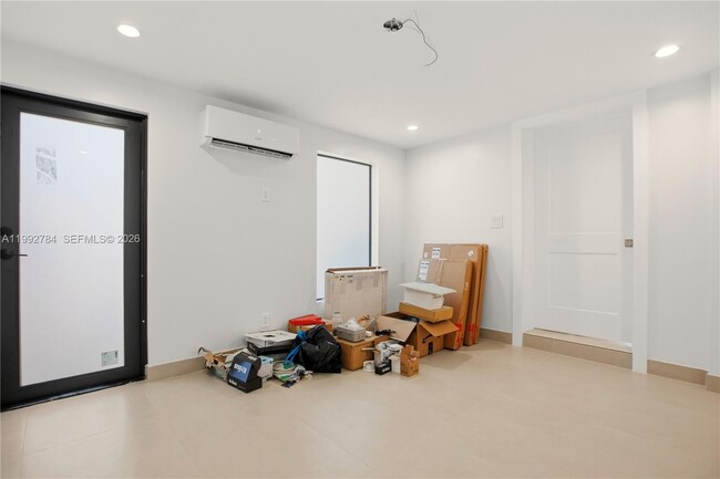 Building Photo - 7238 Jacaranda Ln