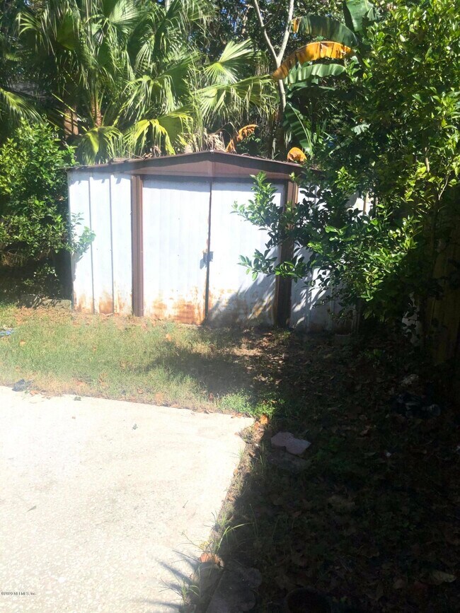 Building Photo - 141 Jasmine St