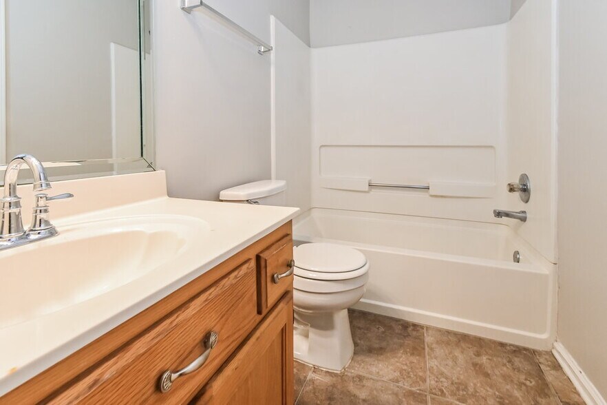 Building Photo - 7605 Caitlynn Cir S