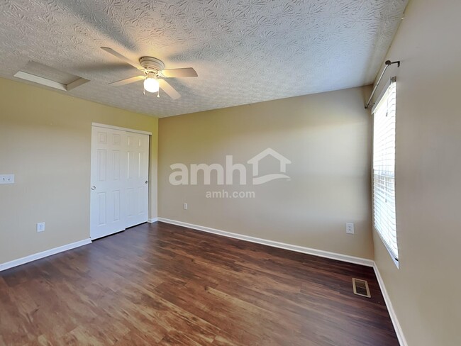 Building Photo - 227 Merriston Cir