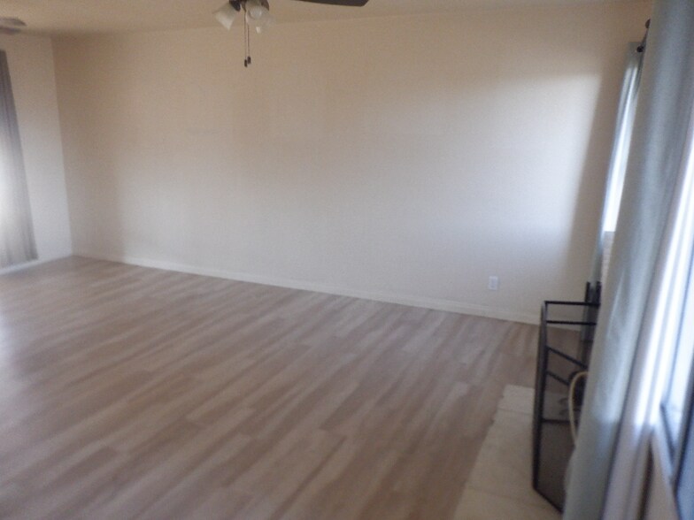 Building Photo - 8853 Stardust Ln