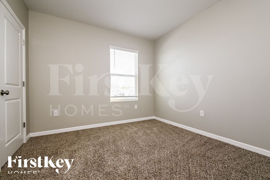 Building Photo - 152 Tierra Verde Way