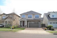 Building Photo - Nice 4bed/2.5 Bath Home, Gas Range