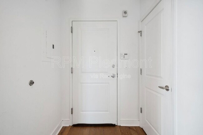 Building Photo - 44 Peachtree Pl NW