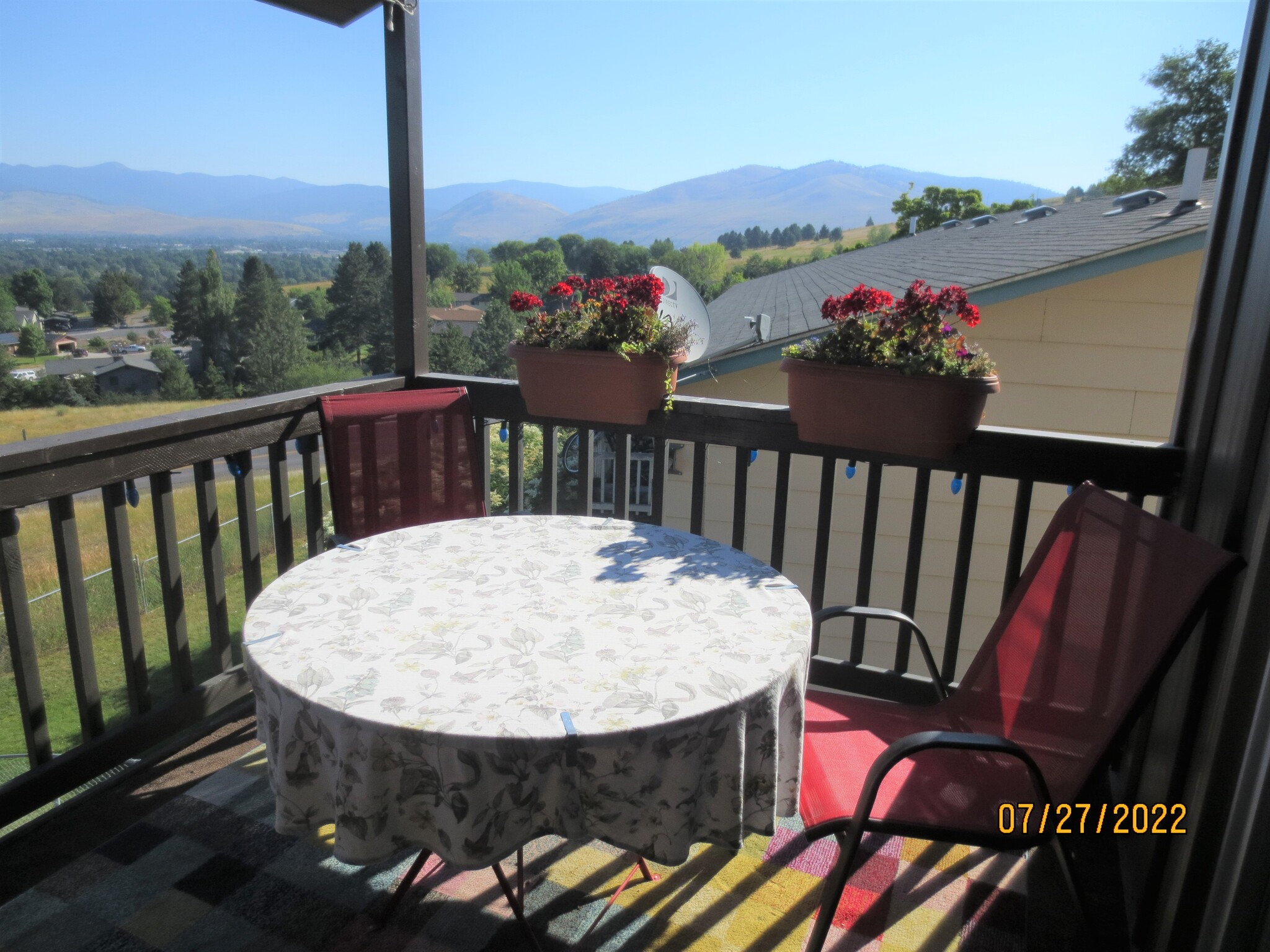 Building Photo - 2224 W Foothills Dr