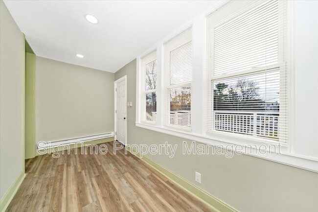 Building Photo - 25 Wayside Ave