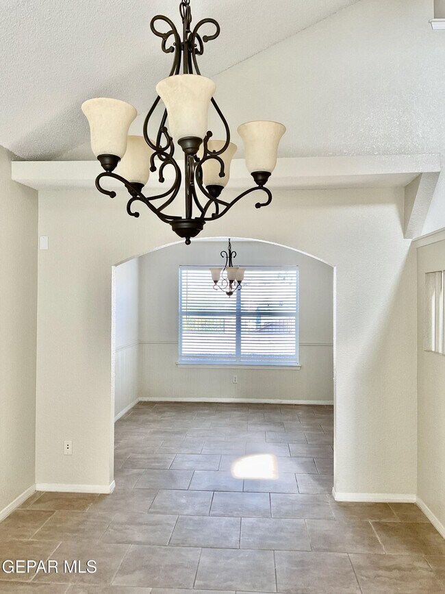 Building Photo - 7369 Luz De Lumbre Ave