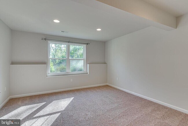 Building Photo - 101 Rubins Walk