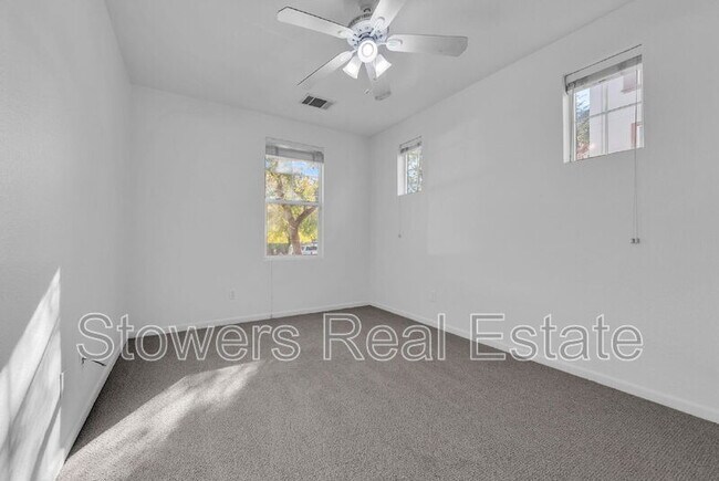 Building Photo - 173 Heligan Ln