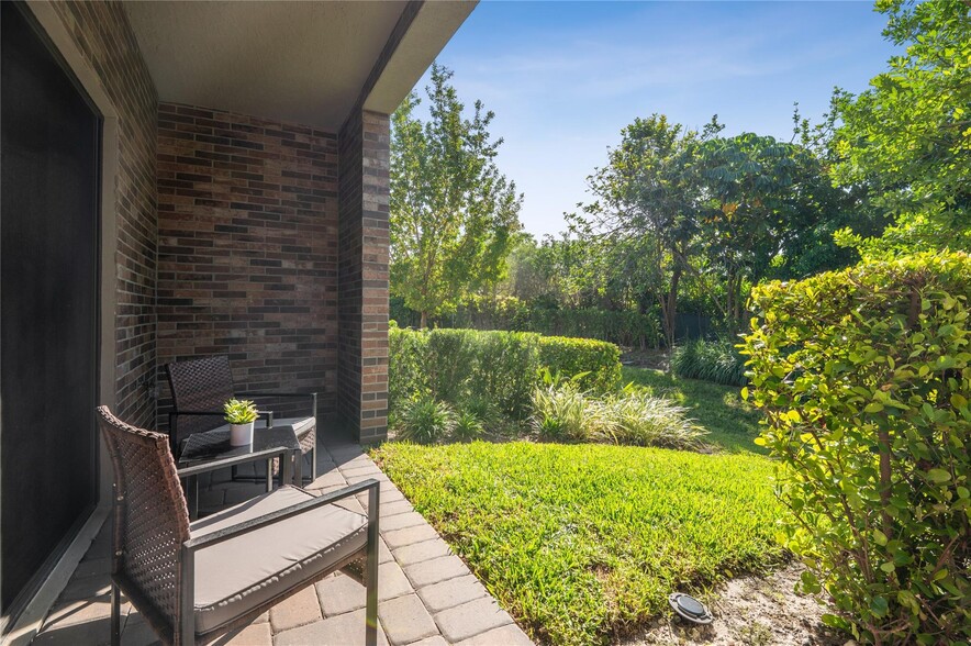 Building Photo - 180 SE 5th Ct