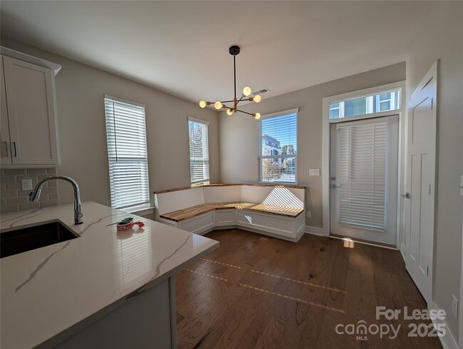 Building Photo - 2322 Elizabeth Ml Pl