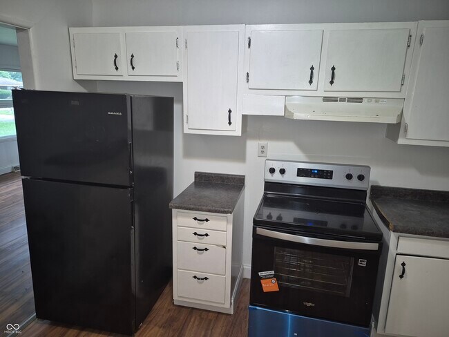 Building Photo - 2725 Kristen Dr W