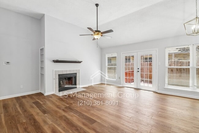 Building Photo - 3118 Bear Springs Dr