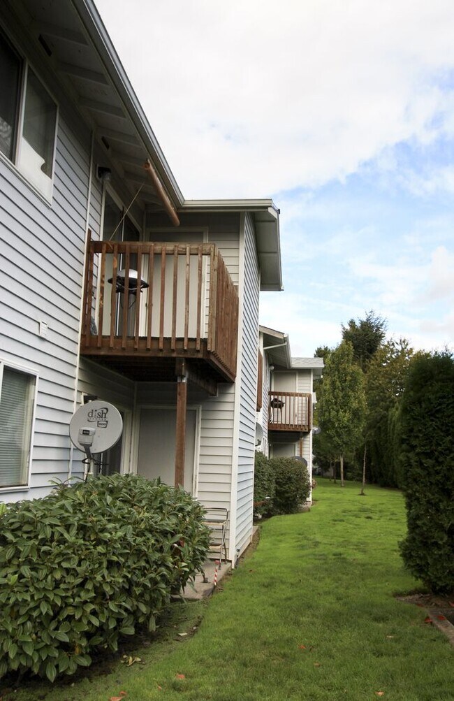 Building Photo - Location, Community, Quality Living. It St...
