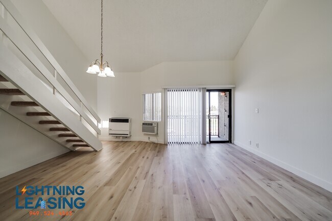 Building Photo - 6827 Whitsett Ave