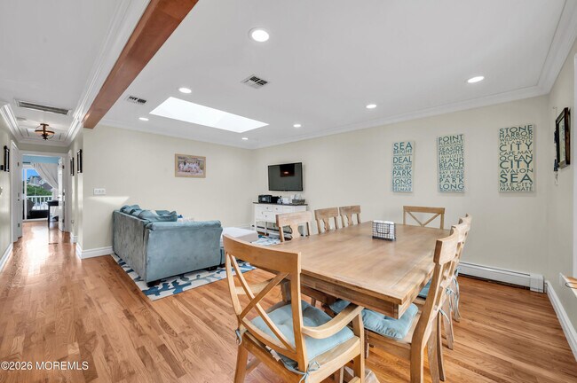 Building Photo - 15 Seville Dr