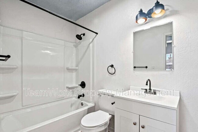 Building Photo - 3042 Terry Dr