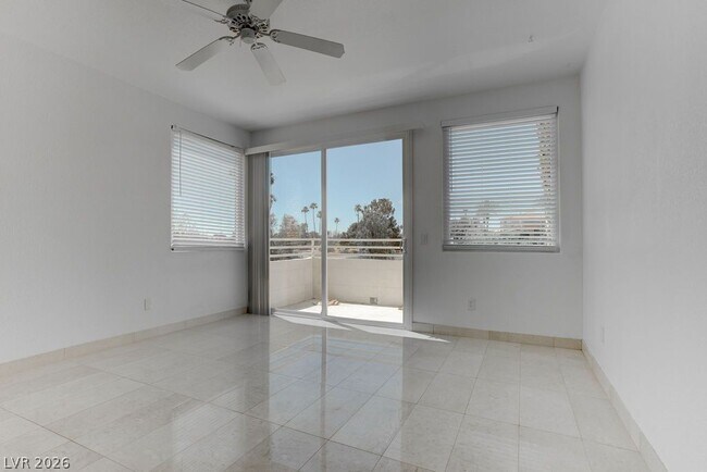 Building Photo - 8953 Diamond Falls Dr