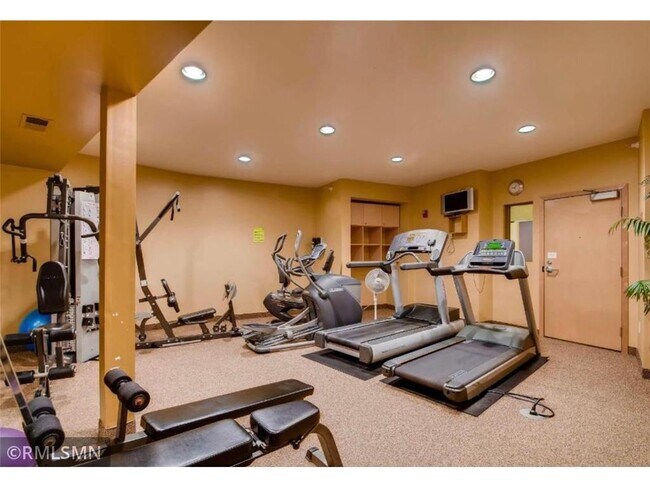 Building Photo - 7600 Lyndale Ave S