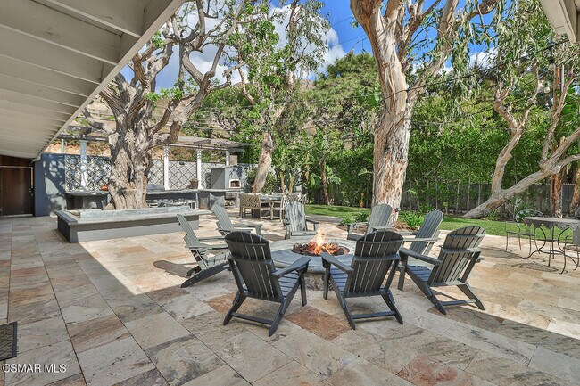 Building Photo - 31944 CA-1