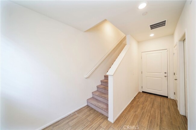 Building Photo - 811 Hudson Ln