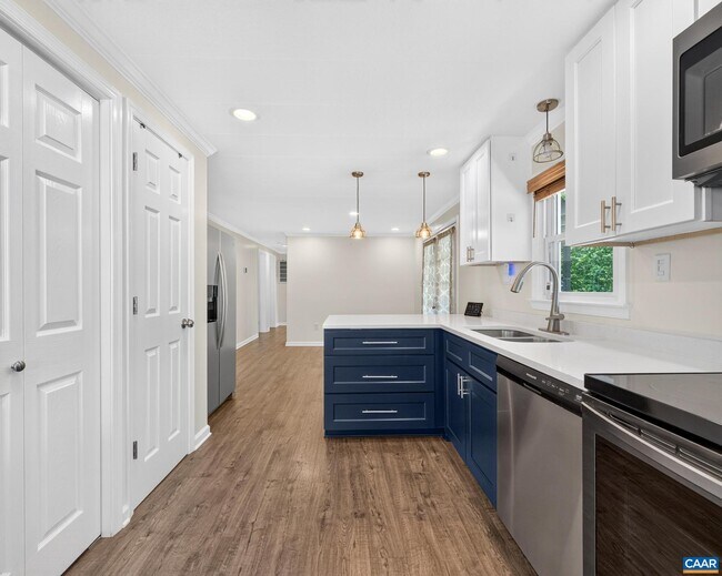 Building Photo - 625 S Spotswood Trail