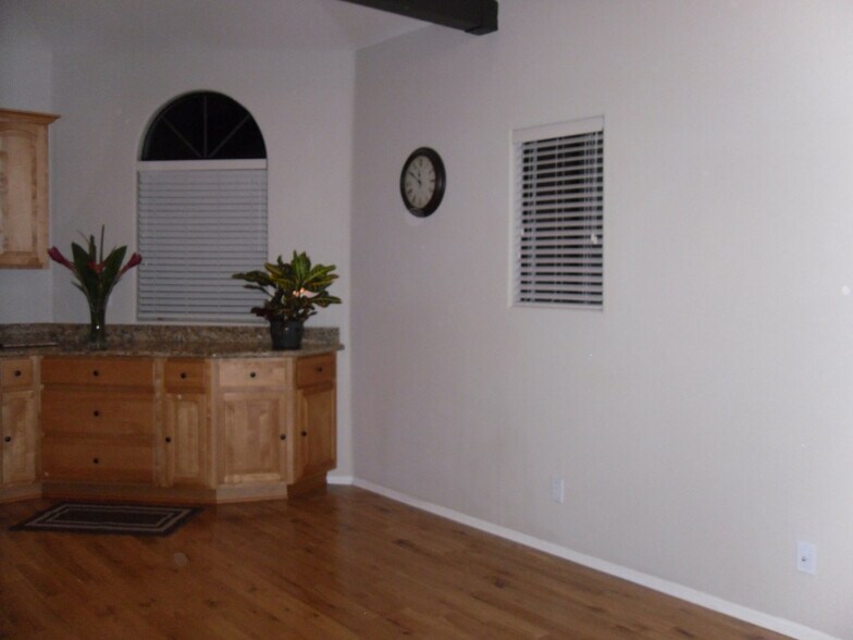 Dining Area - 7304 Forbes Ave
