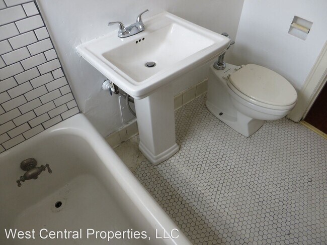 Building Photo - 719 Union St