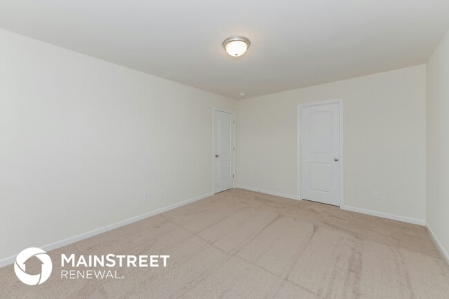 Building Photo - 2714 Swarm Ct