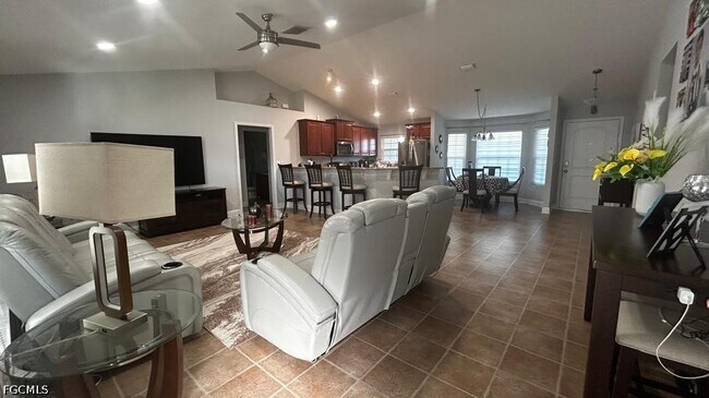 Building Photo - 180 SW Voltair Terrace