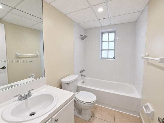 Building Photo - 8650 SW 109th Ave