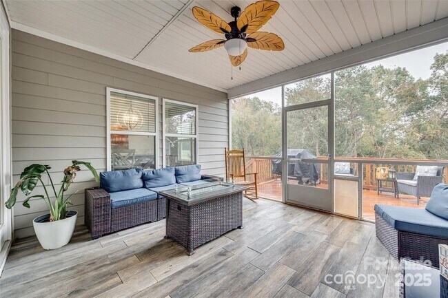 Building Photo - 18568 Mainsail Ct