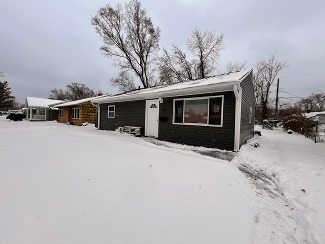 Primary Photo - 2025 Central Dr