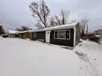 Building Photo - 2025 Central Dr