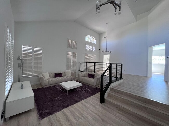 Building Photo - Summerlin 5 Bedroom with a Swimming Pool