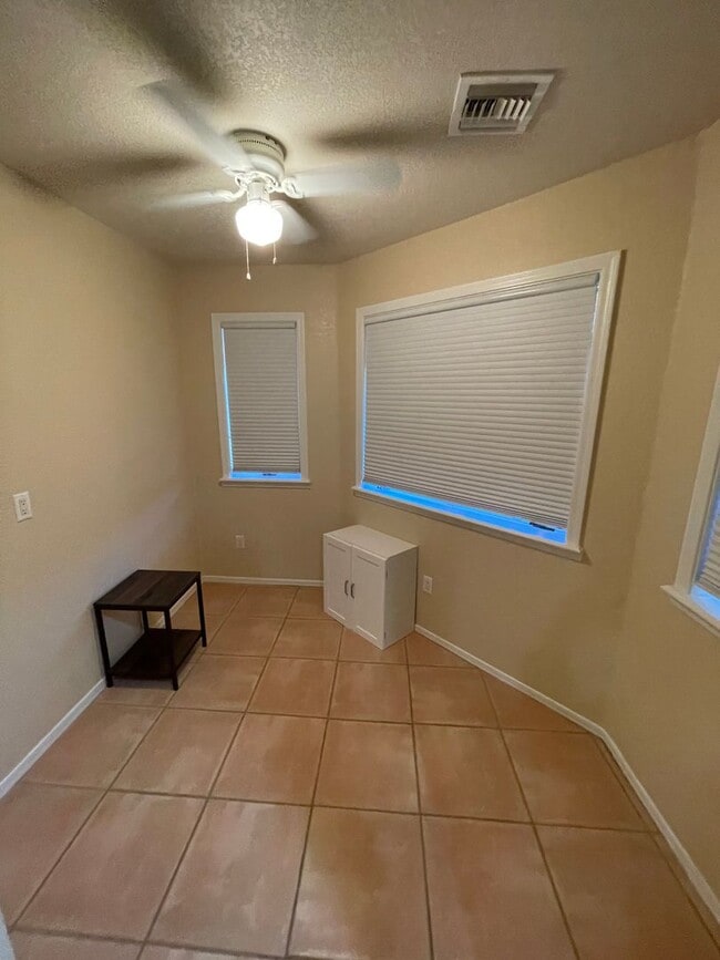 Building Photo - OFFERED FURNISHED OR UNFURNISHED - With view of the Yuma valley!