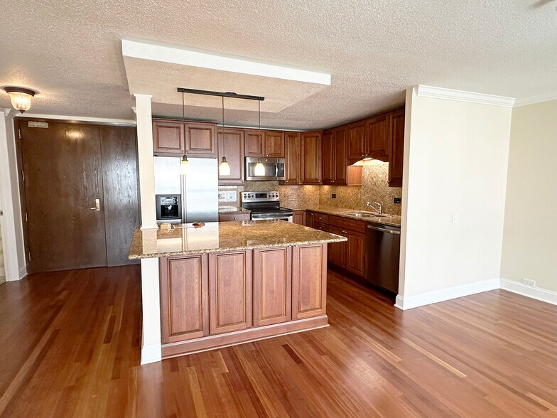 Building Photo - 360 E Randolph St