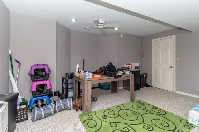 Building Photo - Large SW CoMo Duplex - 4 bed - 2.5 bath
