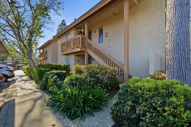 Building Photo - Cozy One Bedroom with Laundry and Patio!