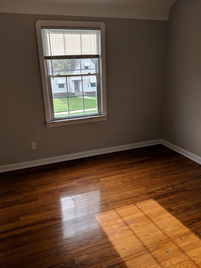 Building Photo - Fantastic West Park Rental now available
