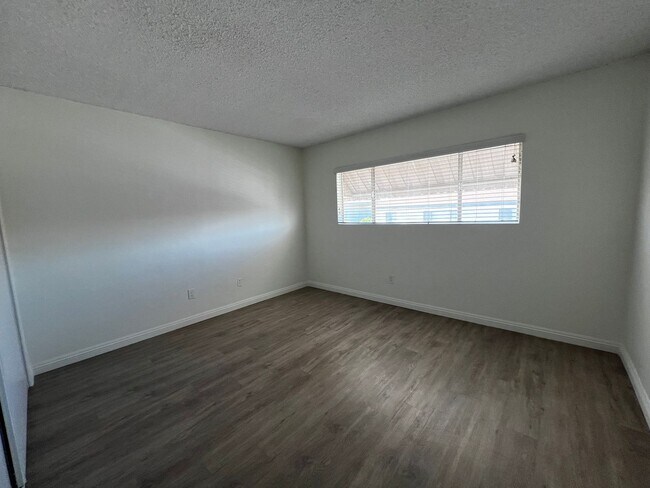 Building Photo - 12411 Breezewood Dr