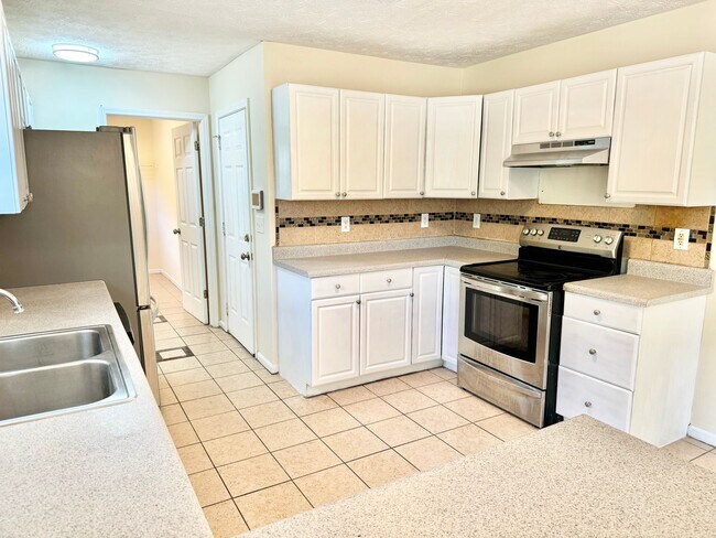 Building Photo - 4BR/2.5BA Open & Bright Lawrenceville Home