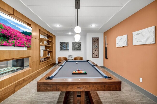 Building Photo - 641 Division St