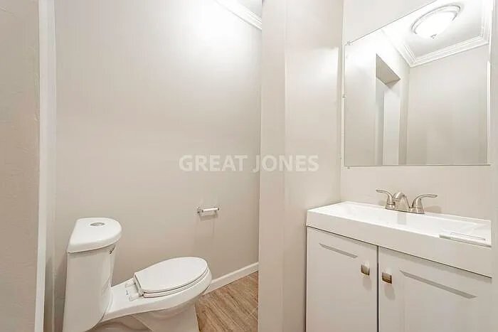 Building Photo - 5441 Enright Ave