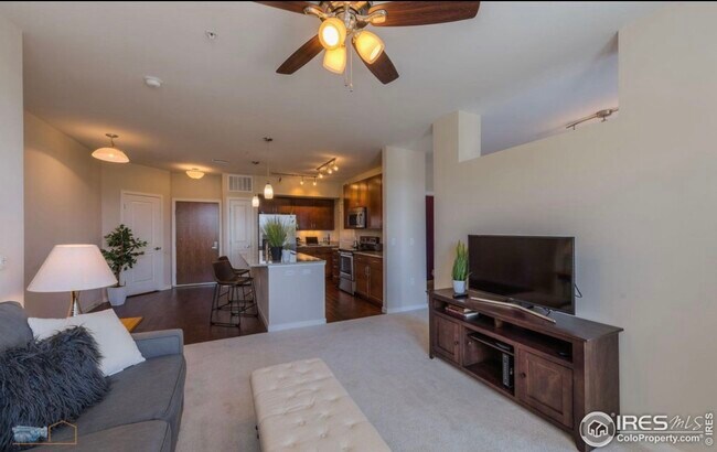 Living area - 13598 Via Varra