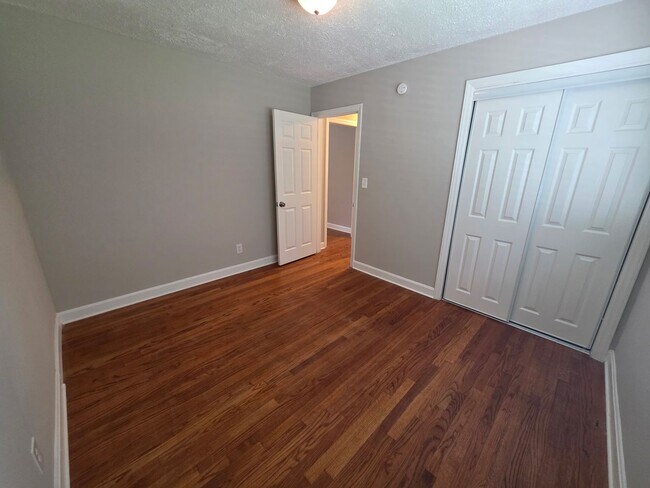 Building Photo - 2412 Bass Ave
